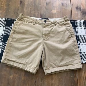 Hollister men’s khaki shorts